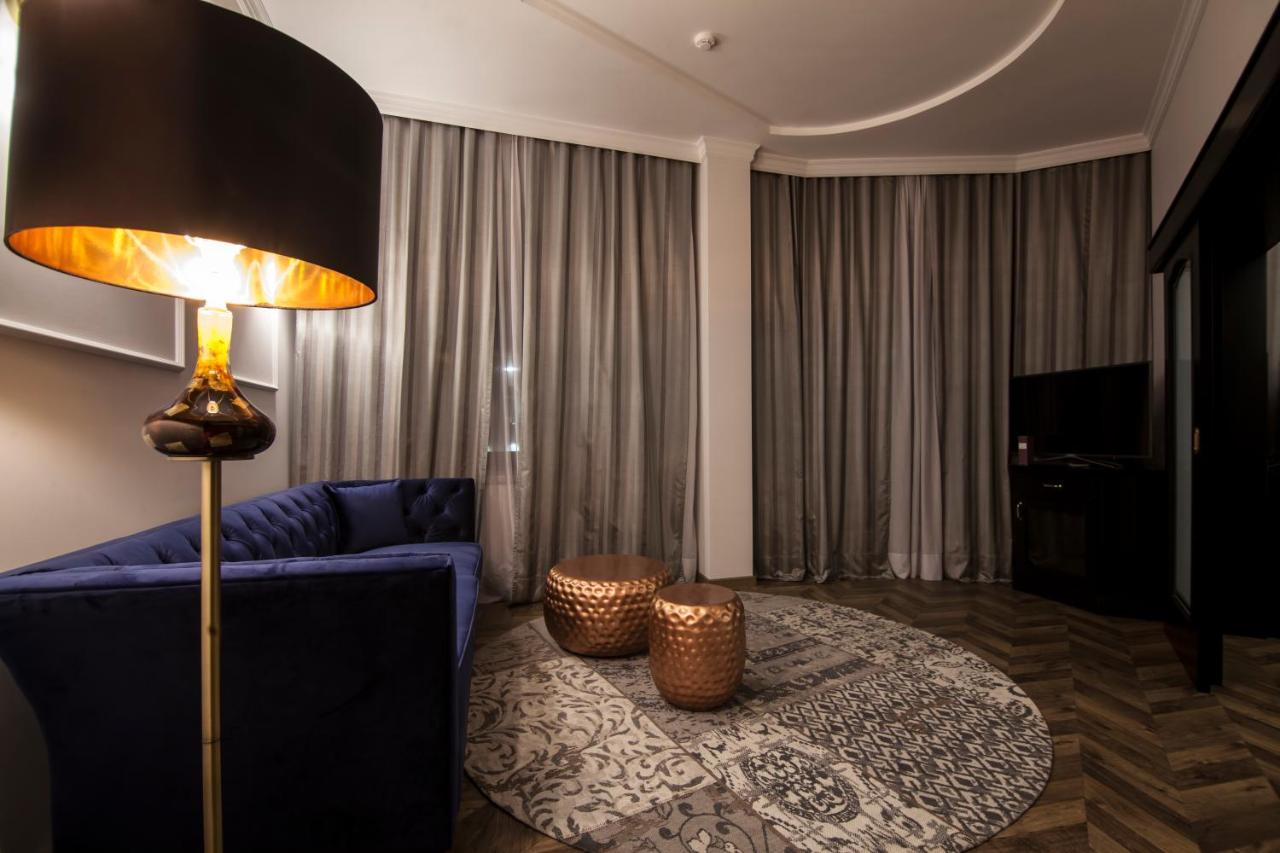 Hotel Balkan Centar 비옐리나 외부 사진